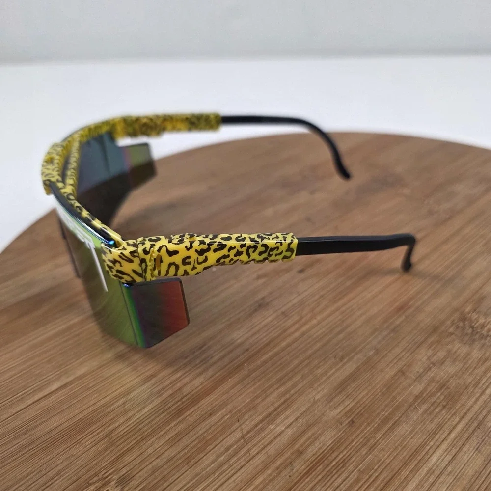Pit Viper WYLD1 Sunglasses Mens One Size Yellow Red Mirrored Shield Leopard - Picture 2 of 16